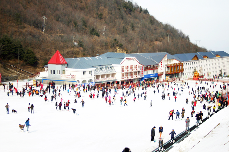 河南洛陽伏牛山滑雪場